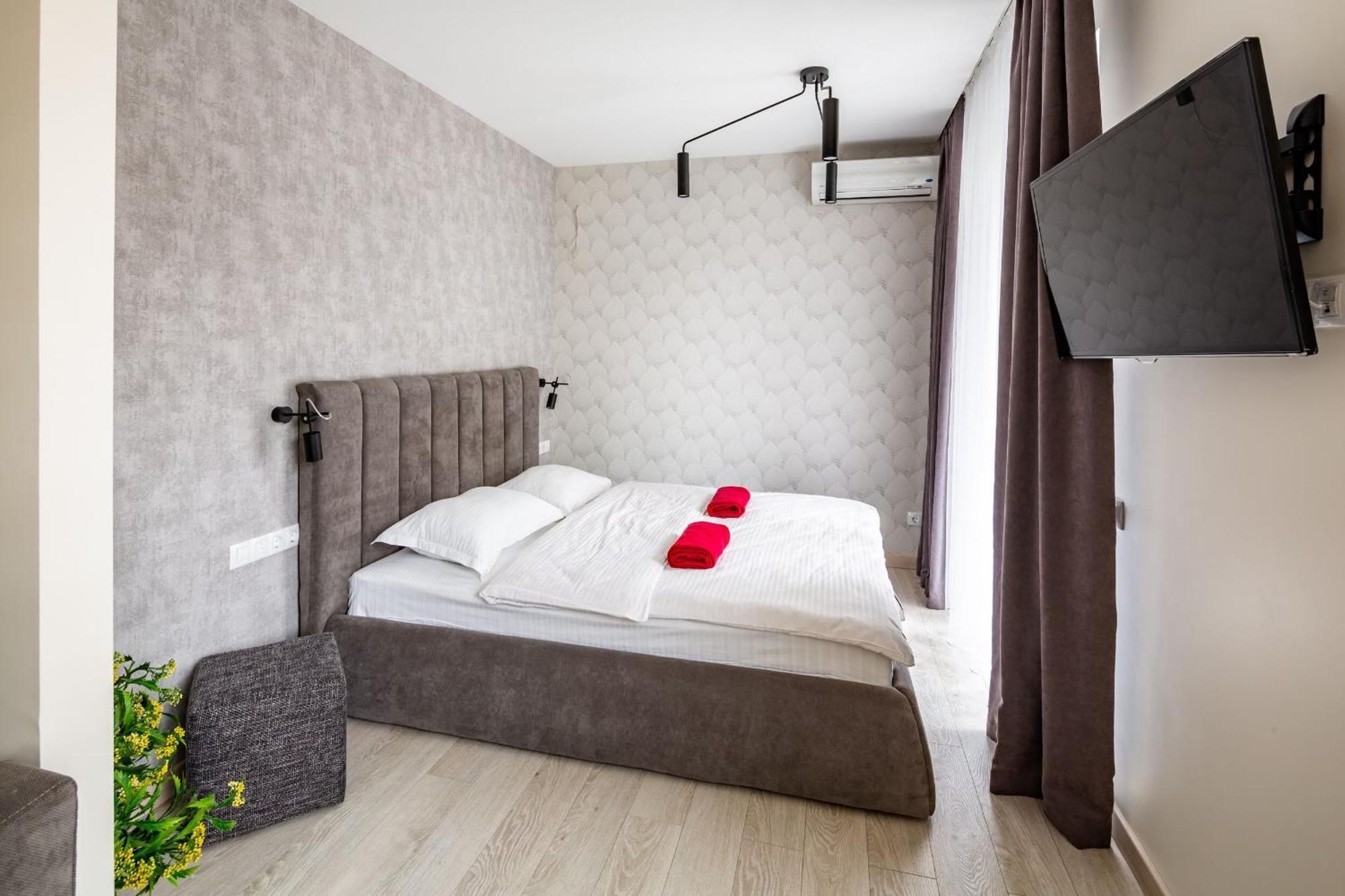 Апартаменти З Парковкою Lviv Exteriör bild